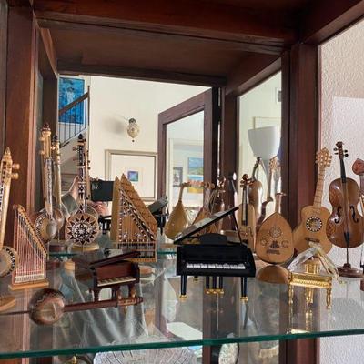 miniature musical instruments
