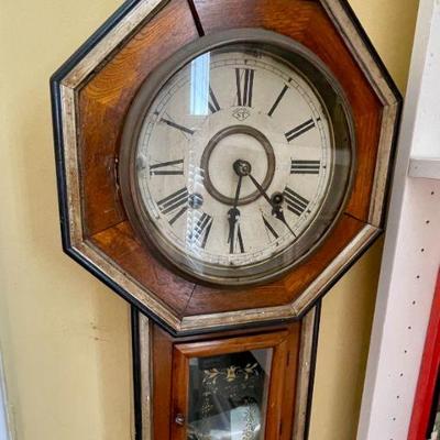 Untested antique wall clock (with key and pendulum)