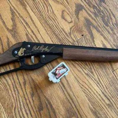 Daisy Red Ryder BB Gun With BB's * Has not been tested
