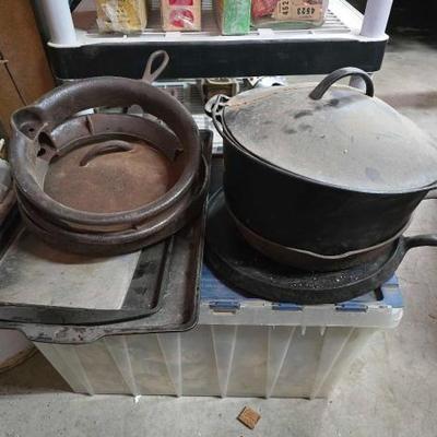 #2090 â€¢ Cast Iron Pots Pans Grids and Baking Pan
