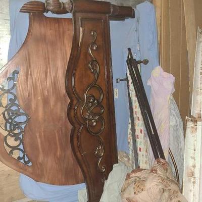 #4046 â€¢ Bed Frame Set
