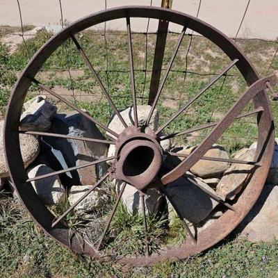 #1002 â€¢ 3' Metal Wagon Wheel
