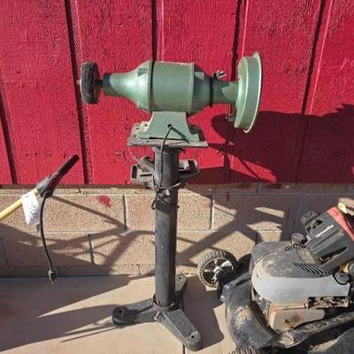 #2562 â€¢ Central Machinery Industrial Grinder/Buffer
