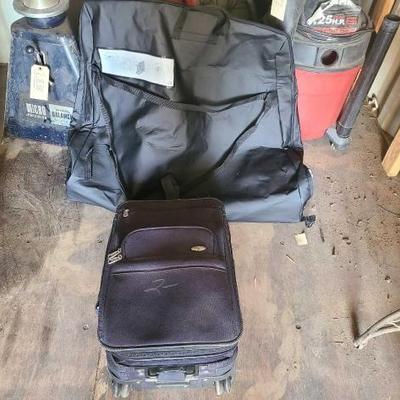 #2850 â€¢ Jeep Storage Bag and Suitcase
