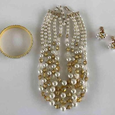 MHT207 - Beautiful Vintage 5-Strand Bead Necklace, Earrings and Bakelite (?) Bracelet