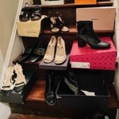 Shows.. mostly size 8.5 & 9.. either slightly worn or new . Louis Vuitton +Prada + Tory Burch+ Giuseppe Zanotti+ Pucci
