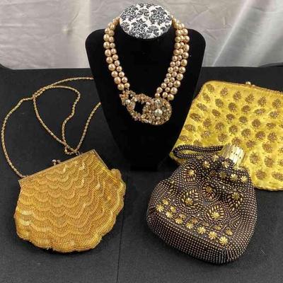 Faux Pearl Necklace With Large Decorative Pendant * Vintage Handbags
