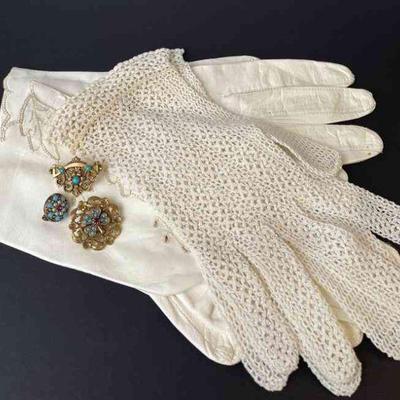 Vintage Gold Tone * Faux Turquoise Variety Of Little Pins * Vintage Cream Color Ladies Gloves * Crotchet * Soft Leather
