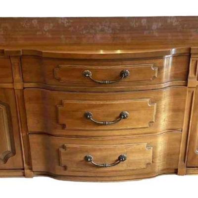 Antique Timeless Style Buffet Sideboard Furniture
