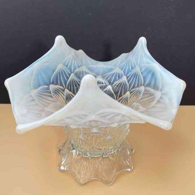 Vintage Opalescent Leaf Patterned Decorative Dish
