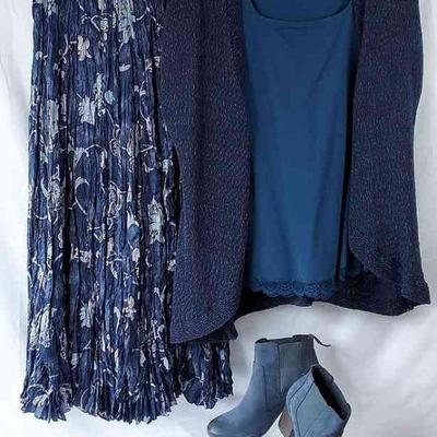 Clarks Blue Leather Ankle Boots * Coldwater Creek Blue Tank (new) & Loose Knit Shrug * Apostrophe Silk Skirt In Blue Tones

