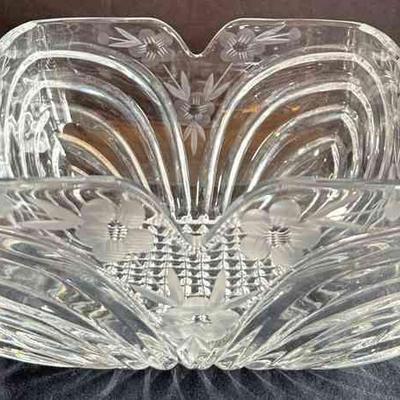 Pretty Glass Bowl With Flowers * 8x8x4.5 Inches
