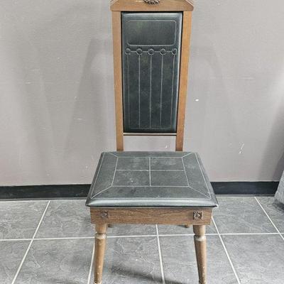 Lot 74 | Vintage Valet Butler Chair MCM Black / Wood