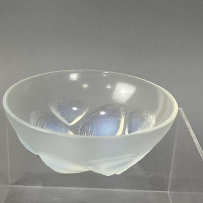 Lot 512 | Sabino Opal Clamshell Bowl