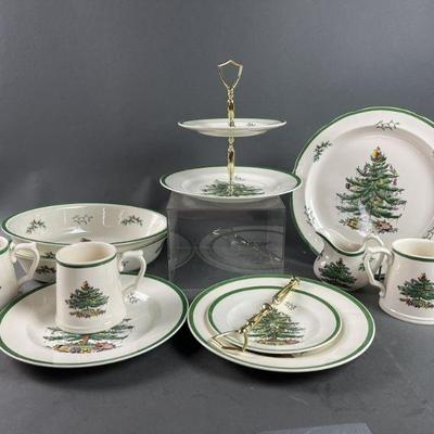 Lot 340 | Spode Christmas Tree China Serving Pieces
