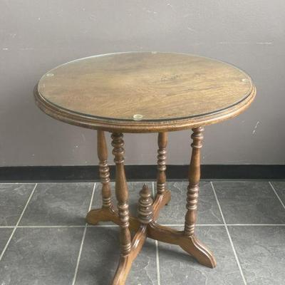 Lot 275 | Vintage Side Table