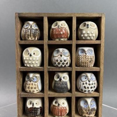 Lot 31 | Vintage Clay Pottery Owls in Shelf