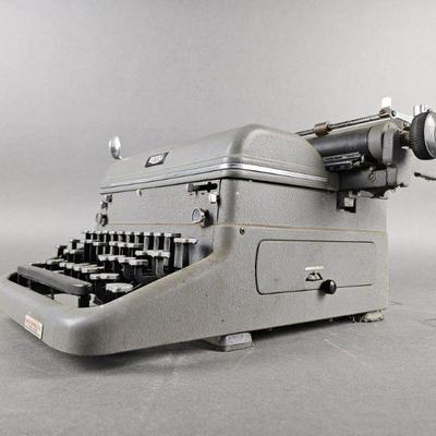 Lot 98 | Vintage Royal Typewriter