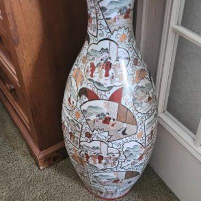 Huge hand painted SATSUMA porcelain vase $450