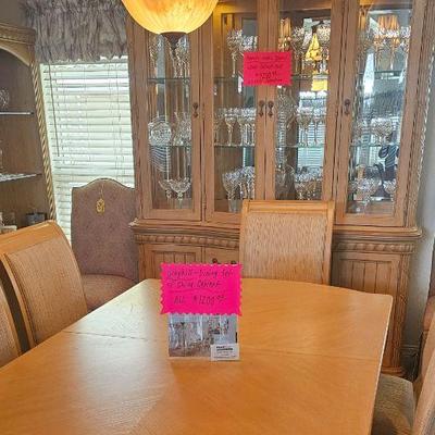 Broyhill dining set with china cabinet $1200
