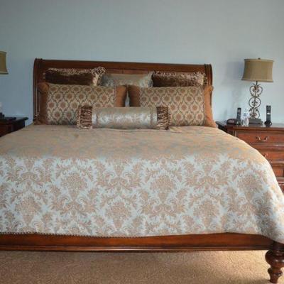 Hickory Chair King Size Bed Suite    Brown Leather Panel back Headboard ,  along with (2) Three Drawer Night Chests  
Bed Linens Priced...
