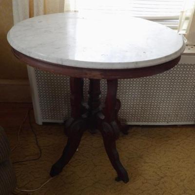 Victorian Walnut Oval Marble Top Parlor Stand
