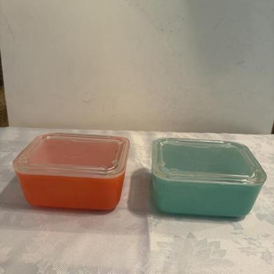 BUY IT NOW! $12 Vintage MCKee 2 Refrigerator containers 
