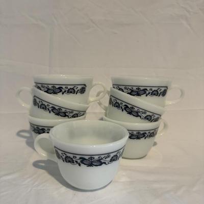 BUY IT NOW! $24 Vintage Pyrex Old Town Milk Glass Coffee Cups