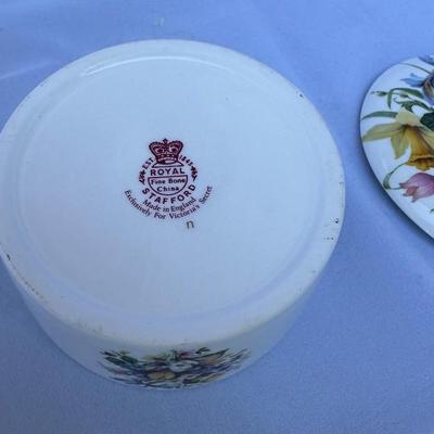 BUY IT NOW! $4 Royal Stafford Victoria Secret Limited Edition Bone China Trinket Box Roses
