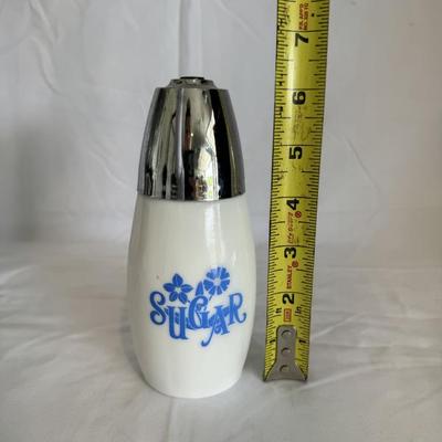 BUY IT NOW! $4 Vintage Westmoreland White Milk Glass Sugar Shaker