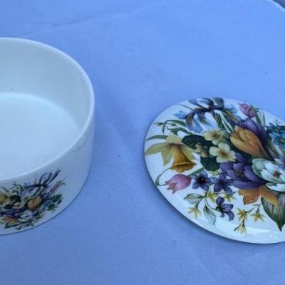 BUY IT NOW! $4 Royal Stafford Victoria Secret Limited Edition Bone China Trinket Box Roses