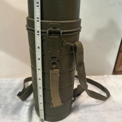 BUY IT NOW! $ 140 OBO German Original Gas Mask Canister Drucken 12-121-8965 pls 62 12  This is how you get the mask out. It has not been...