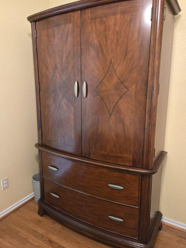 Arlington Estate By Godley Estate Sales