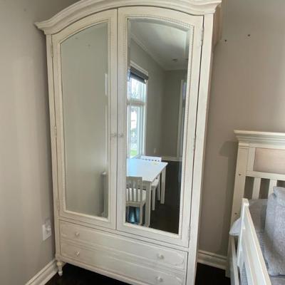 Restoration Hardware Baby Child
83x36x42x20 $1300