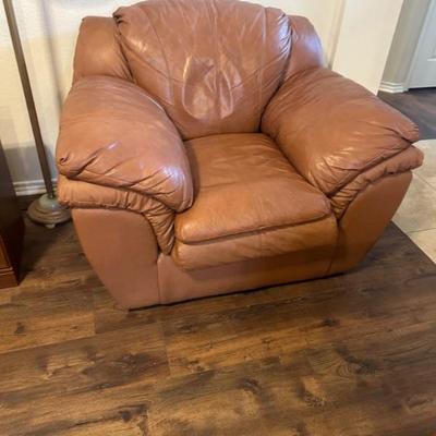 brown leather chair 