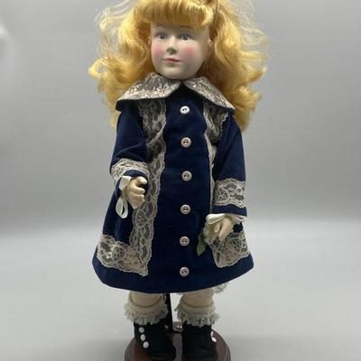 Limited Edition Effenbee 16in Renoir Doll 
