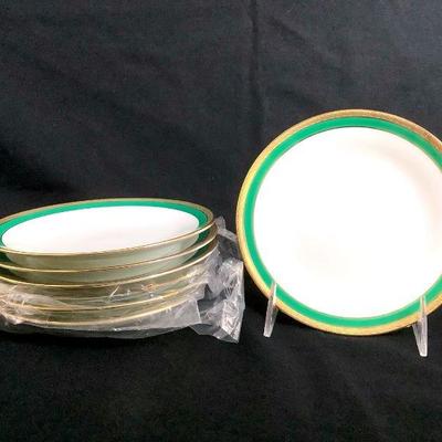 DILA213 Richard Ginori Palermo Green Gold Rim Bread Plates	7 total plates, 3 of the plates are still in original packaging.Â 
