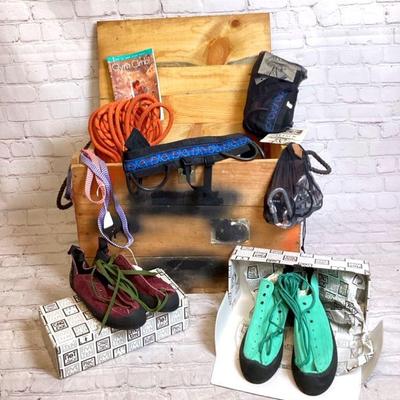 LISU901 Vintage Climbing Gear	Includes two Swinging Rock Harnesses (size XL) in mesh storage bags, one Blue Water performance rope, four...