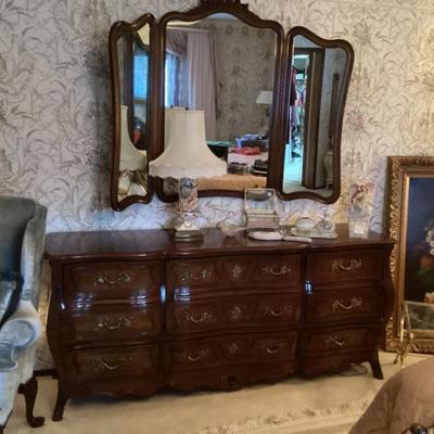Henredon bedroom: king bed, dresser with mirror, armoire 2side tables