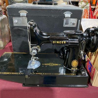 Singer Featherweight Sewing machine