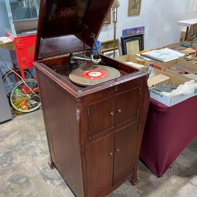 VICTROLA