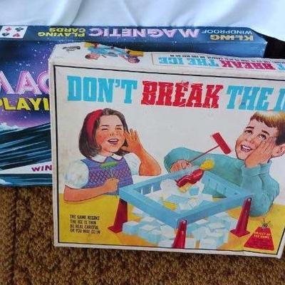 â€œDonâ€™t Break the Iceâ€ vintage board game