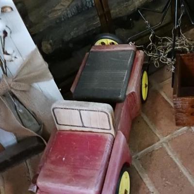 Montgomery Schoolhouse toddler wooden car
