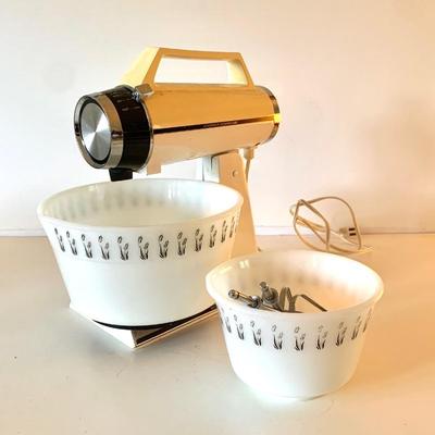 Vtg. Sears counter top mixer, working cond.