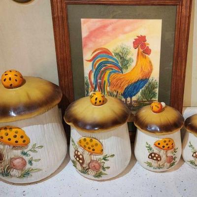 1978 Sears Merry Mushroom canister set. Very good condition.