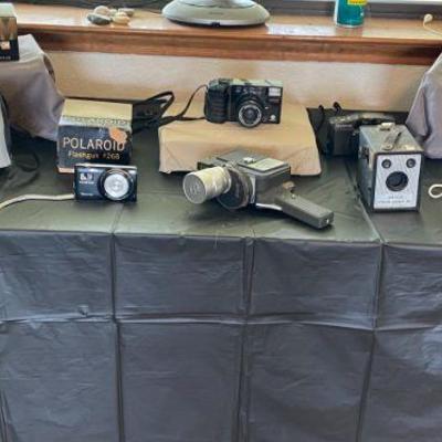 Vintage Cameras for the photography enthusiast!! 