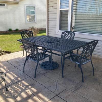 Cast Iron Metal Patio Table with 4 Chairs