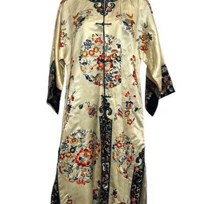 Vintage Chinese Embroidered Silk Robe
