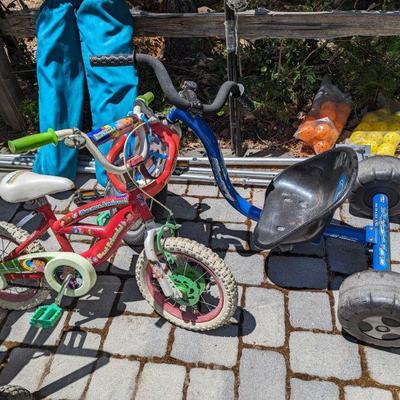 Yard sale photo in Nevada City, CA