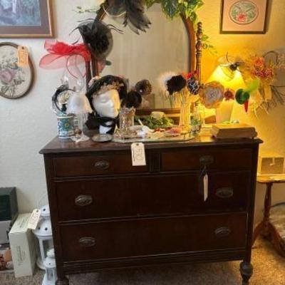 #1532 â€¢ Dresser with Mirror
